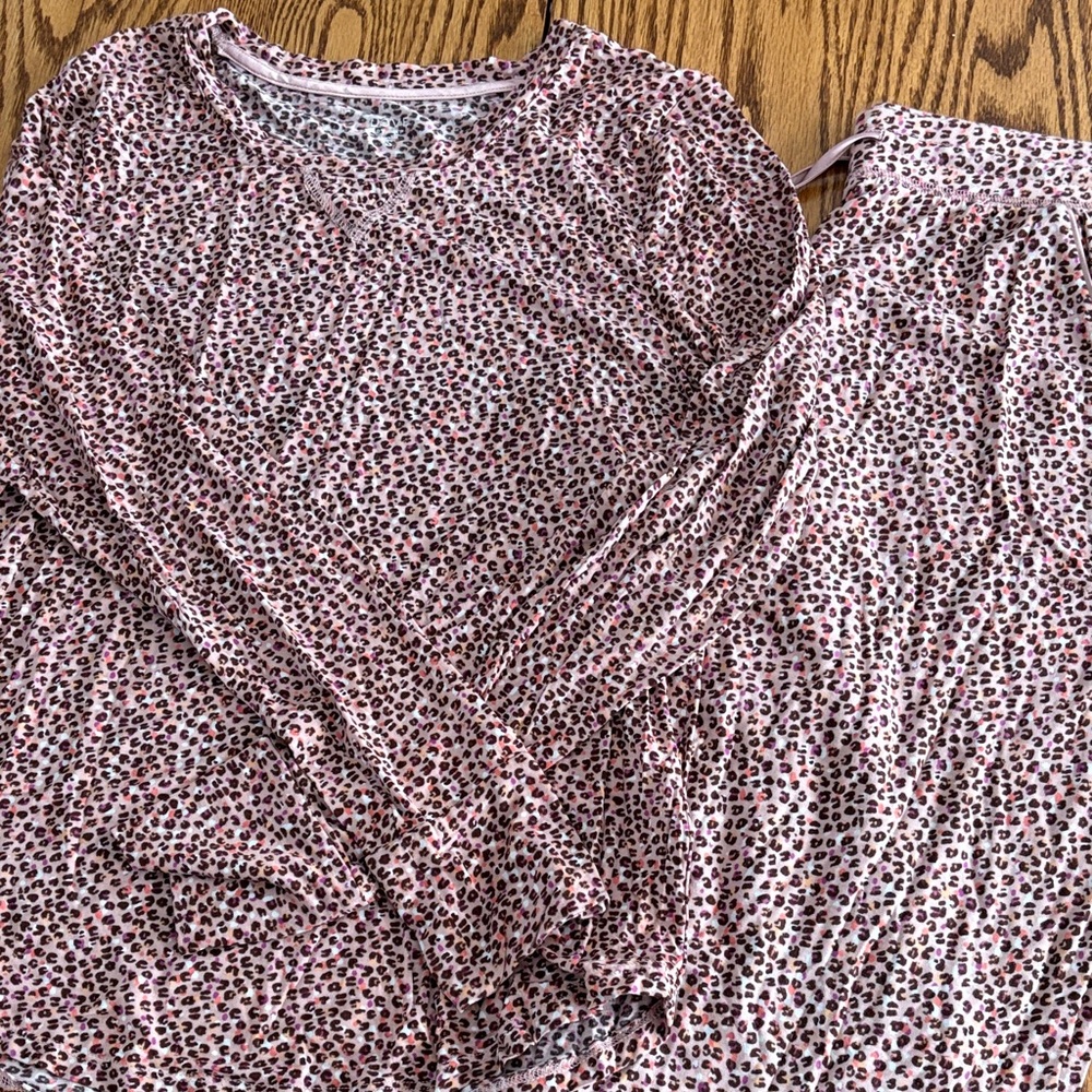 NWOT Gap Love pink Leopard Print Long Sleeve modal pajama set small
